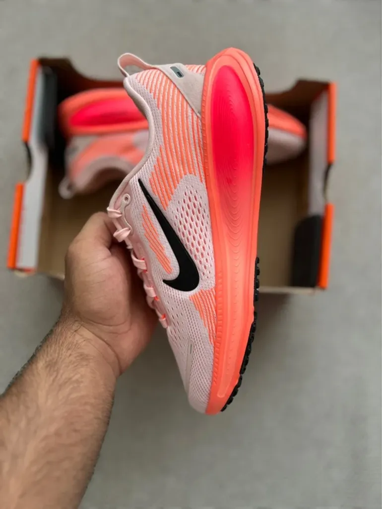 Nike Vomero 18 bike d'occasion — image 3 sur 8