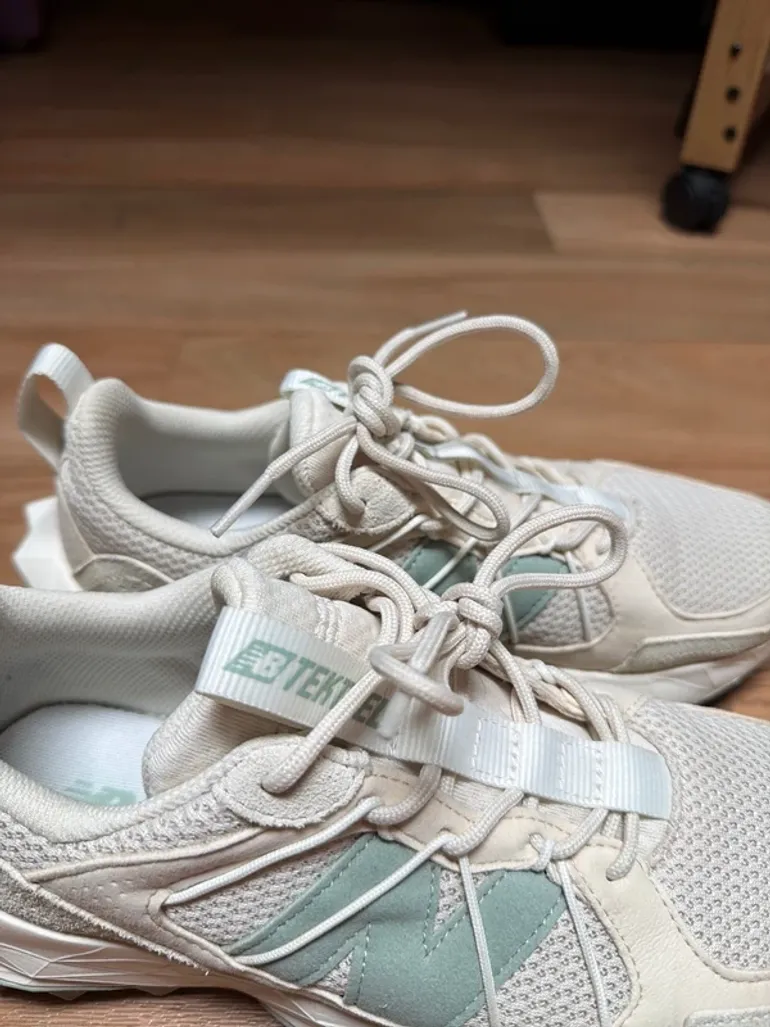 New Balance Tektrel bike d'occasion — image 2 sur 4