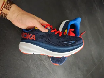 Hoka Clifton 9 bike d'occasion — image 7 sur 8