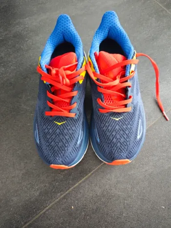 Hoka Clifton 9 bike d'occasion — image 3 sur 8