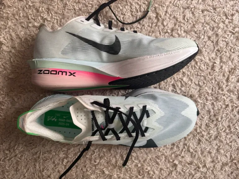Nike ZoomX Vaporfly Next% bike d'occasion — image 3 sur 5