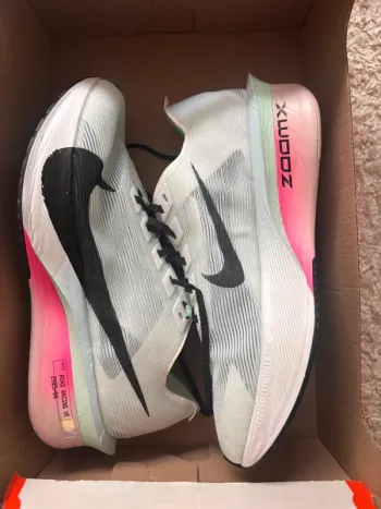 Nike ZoomX Vaporfly Next% bike d'occasion