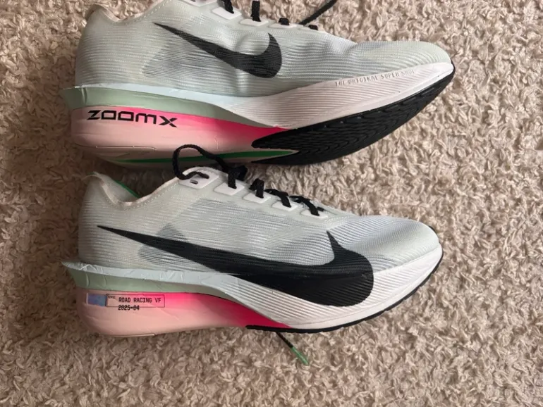 Nike ZoomX Vaporfly Next% bike d'occasion — image 4 sur 5
