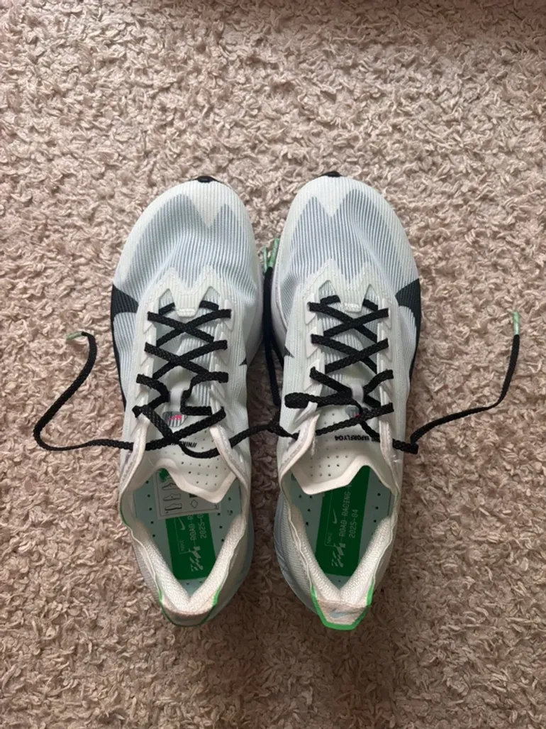 Nike ZoomX Vaporfly Next% bike d'occasion — image 2 sur 5
