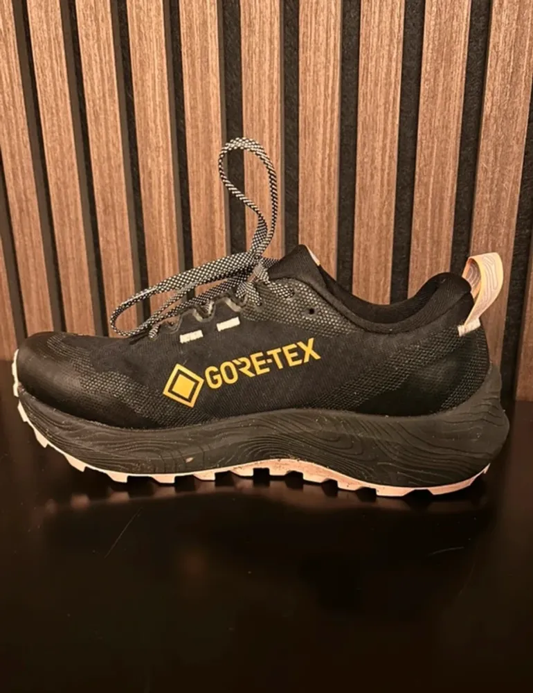 Asics Gore Tex Trail bike d'occasion — image 2 sur 7
