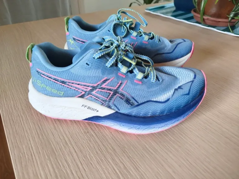 Asics fujispeed 2 bike d'occasion — image 2 sur 6