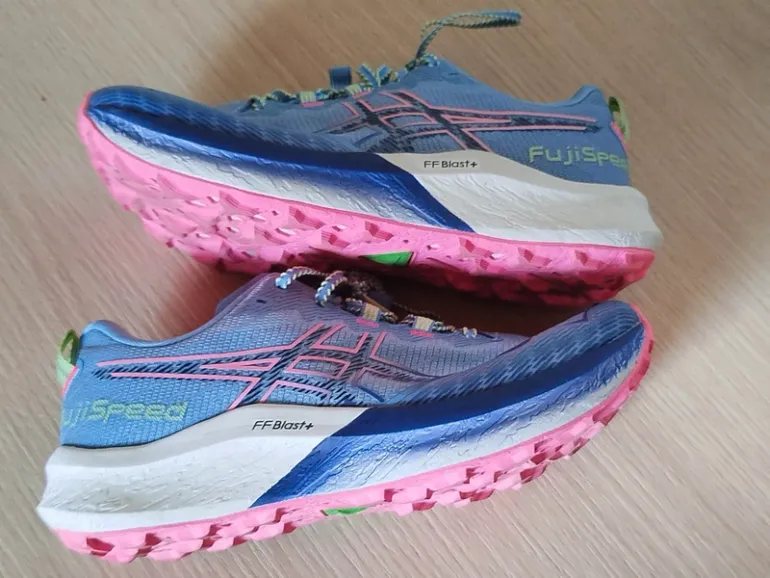 Asics fujispeed 2 bike d'occasion — image 4 sur 6