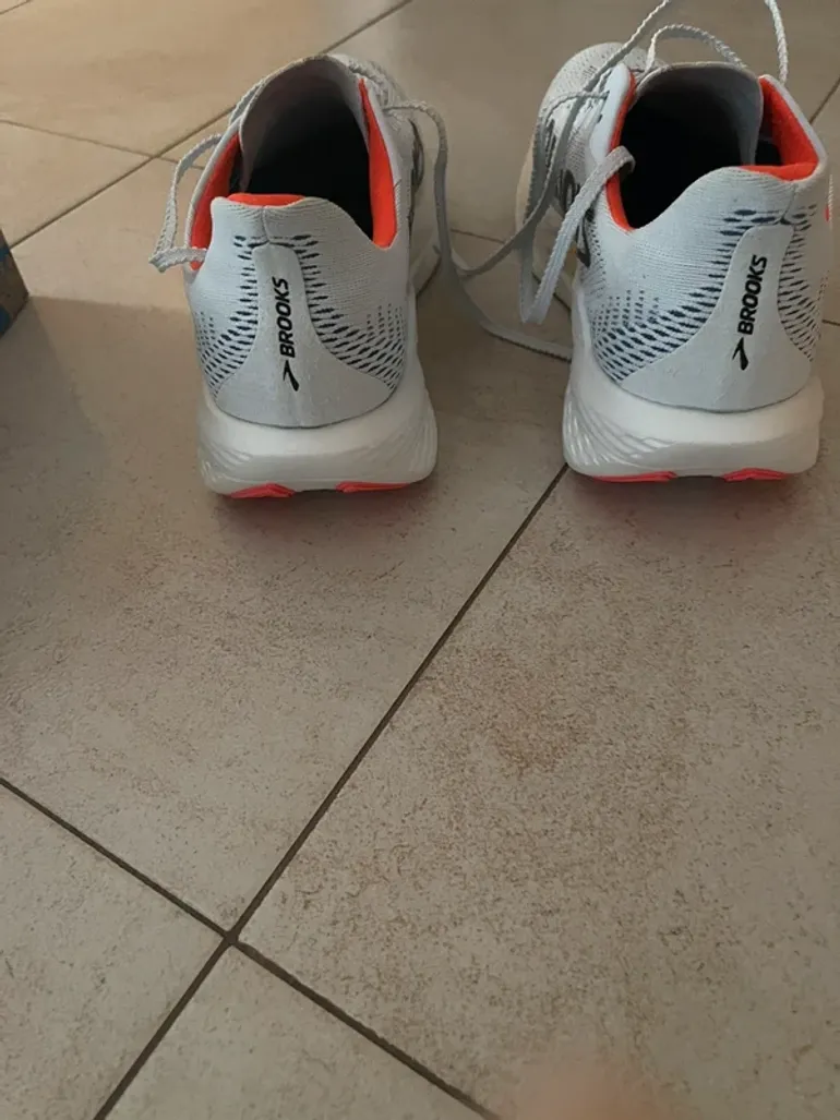 Brooks Hyperion Max 2 bike de segunda mano — imagen 2 de 7