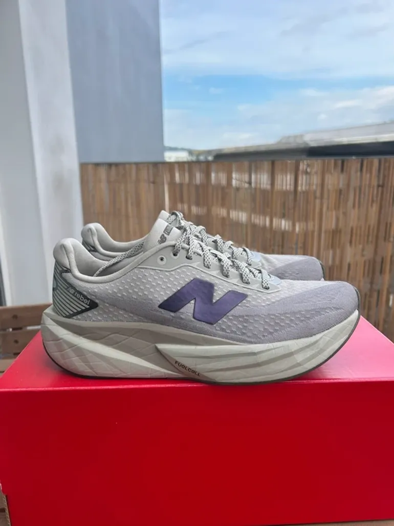 New Balance Fuelcell Rebel V5 bike d'occasion — image 2 sur 6