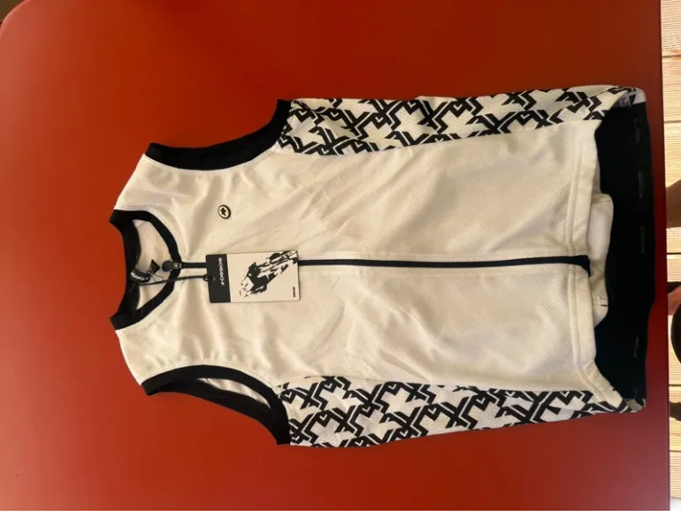 Used Assos UMA GT NS Jersey bike — image 1 of 3