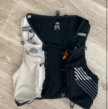 Used Salomon 10L Trail Vest bike