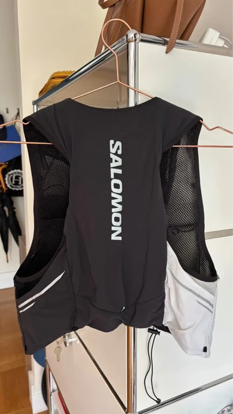 Used Salomon Running/Trail Gilet bike — image 2 of 3