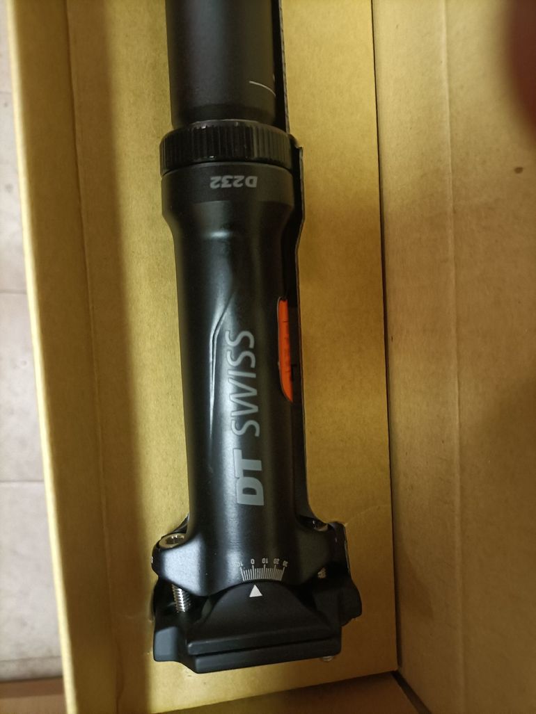 Used Dt Swiss Tija telescópica 2026 bike — image 2 of 4
