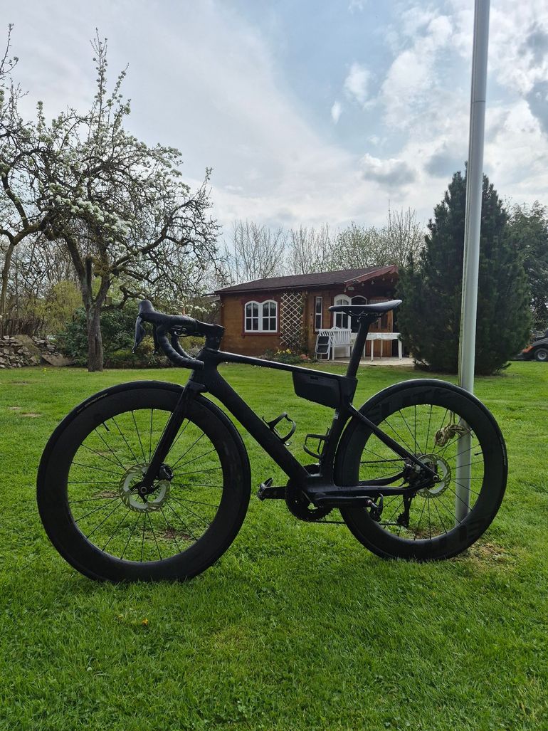 Używany Elite-Wheels EDGE 3.0 DISC Carbon Wheelset 2026 bike — zdjęcie 2 z 2