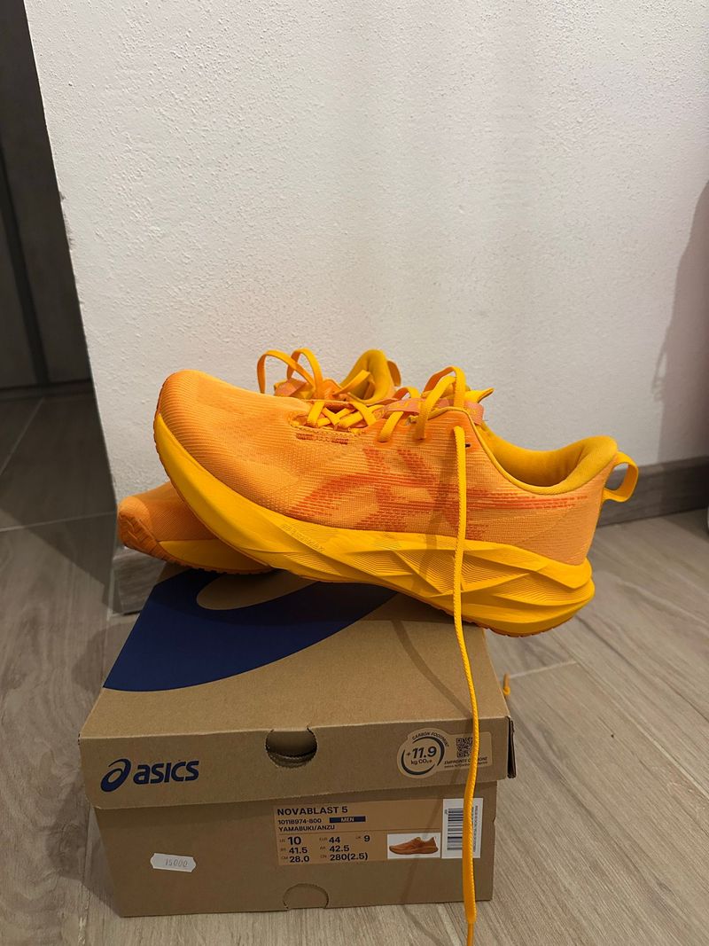 Gebrauchtes Asics Novablast 5 2026 Running Shoes