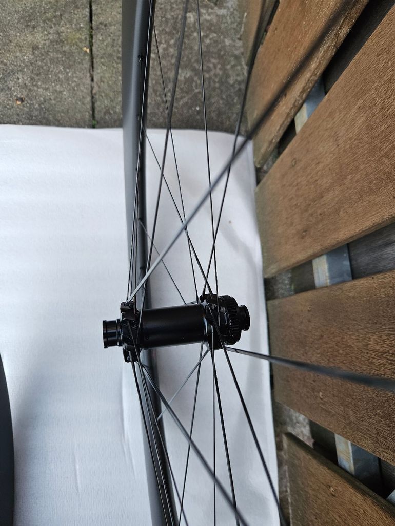 CSC 60mm Handgespaakte Carbon Wheelset 2026 bike d'occasion — image 4 sur 5