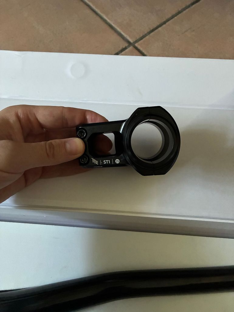 Brugt Title Boxing ST1 MTB 35.0 - 40mm Nero bike — billede 2 af 3