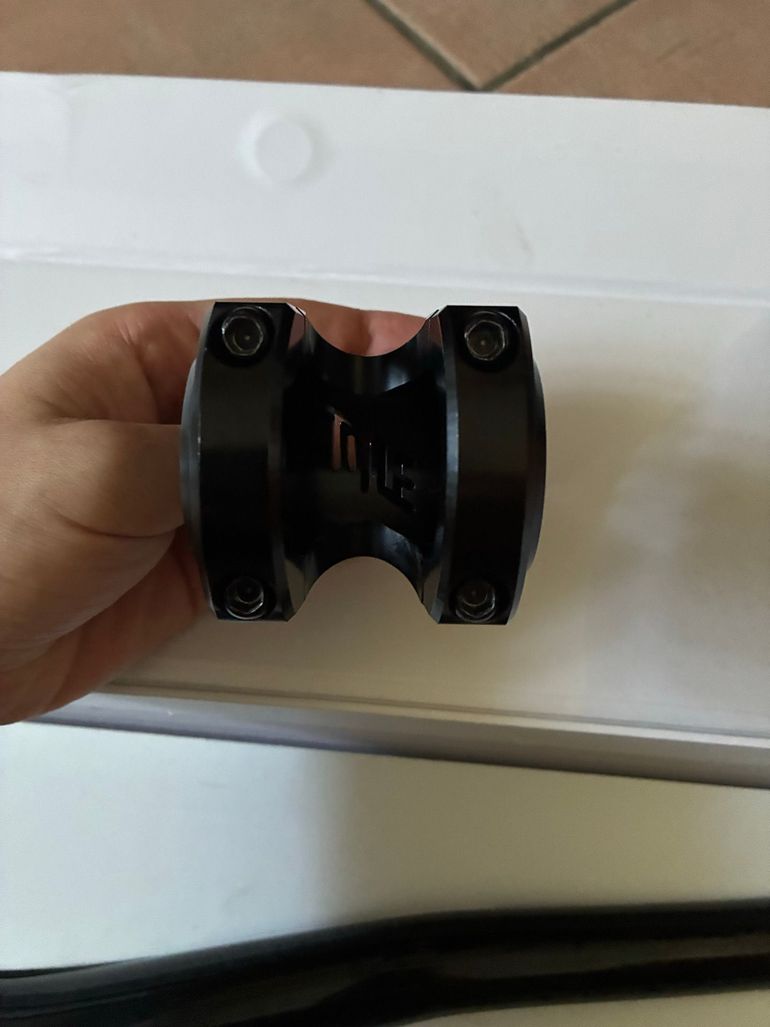 Brugt Title Boxing ST1 MTB 35.0 - 40mm Nero bike — billede 3 af 3