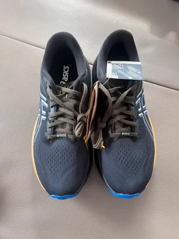 Asics GT-2000 13 GTX bike d'occasion — image 2 sur 13