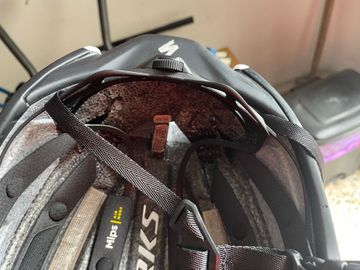 Used Specialized Evade 3 Helmet bike — image 4 of 10