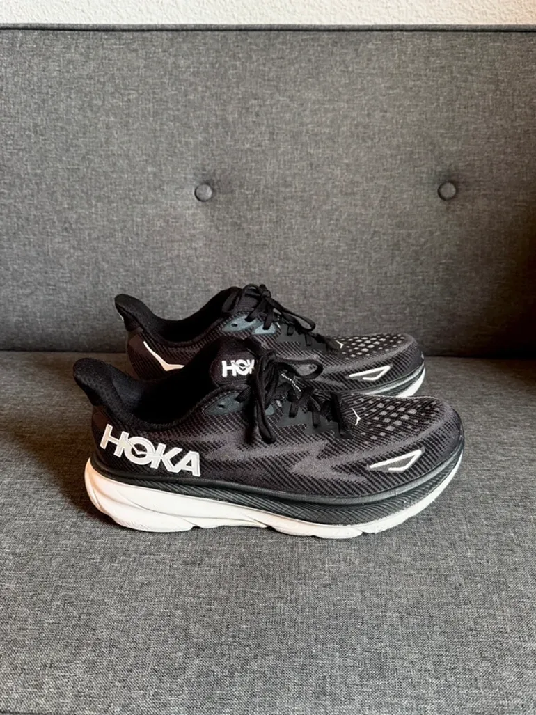Hoka Clifton 9 bike d'occasion — image 1 sur 9