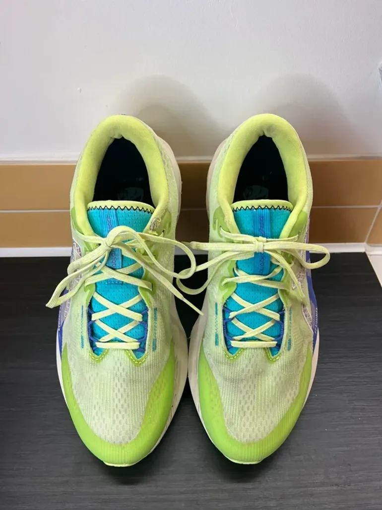 Asics Novablast 5 bike d'occasion — image 3 sur 12