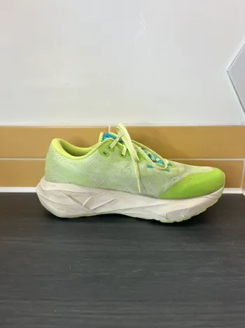 Asics Novablast 5 bike d'occasion — image 10 sur 12