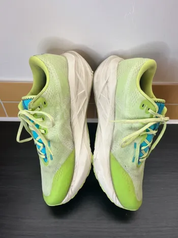 Asics Novablast 5 bike d'occasion — image 4 sur 12