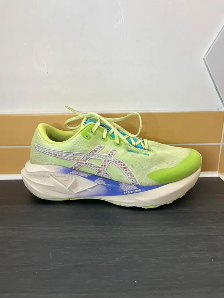 Asics Novablast 5 bike d'occasion — image 7 sur 12