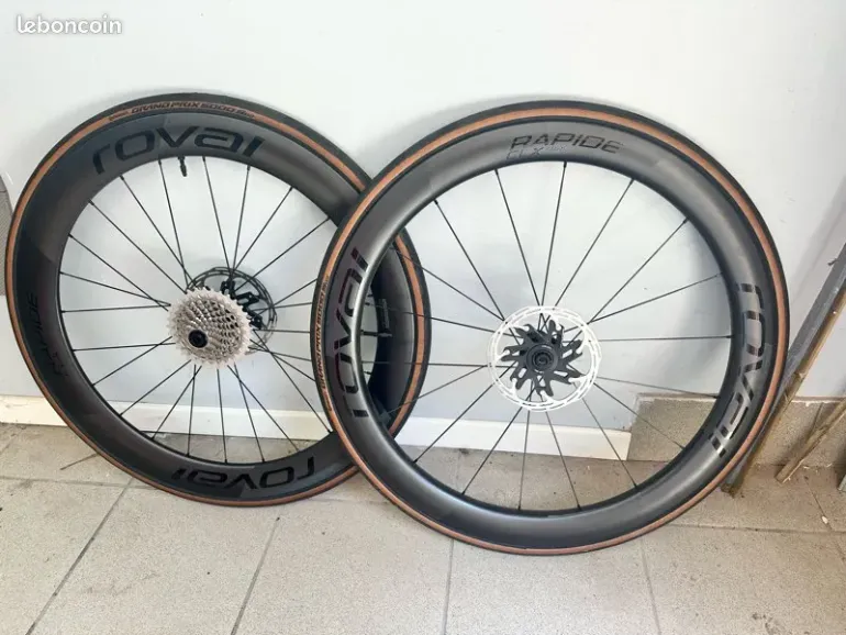 Used Roval Rapide CLX II 2025 bike — image 1 of 5