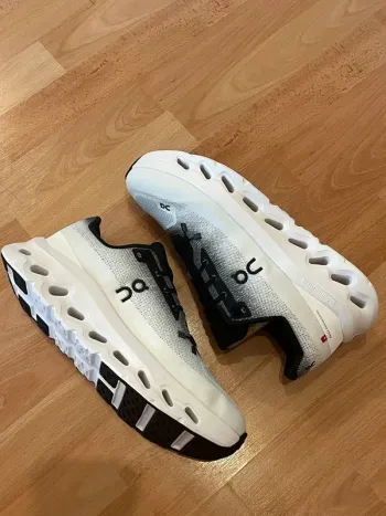 Tweedehands On Running Cloud bike — afbeelding 4 van 6