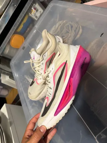 Used Nike Zoom Fly 6 bike — image 3 of 5