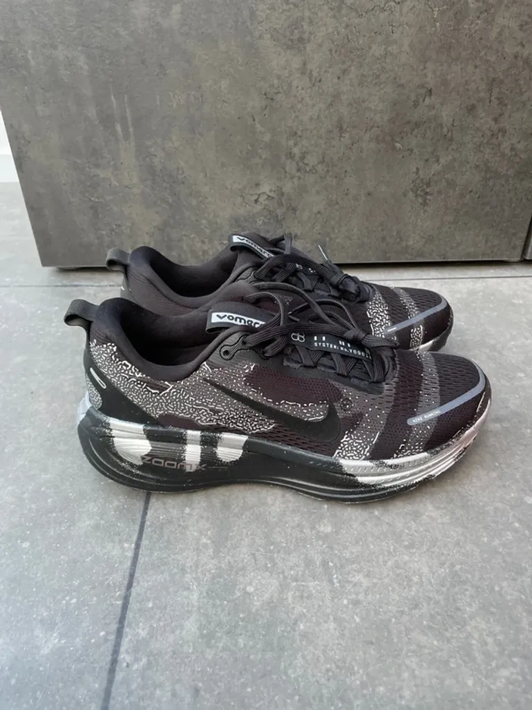 Nike Vomero 18 bike d'occasion — image 3 sur 8