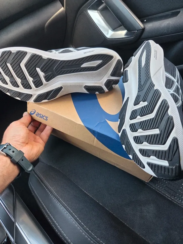 Asics GT-1000 14 bike usato — immagine 3 di 5