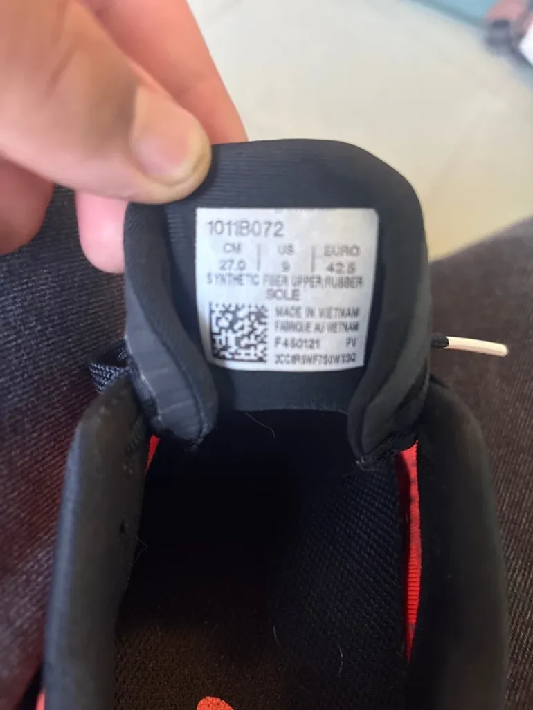 Asics Novablast TOKYO bike usato — immagine 5 di 5