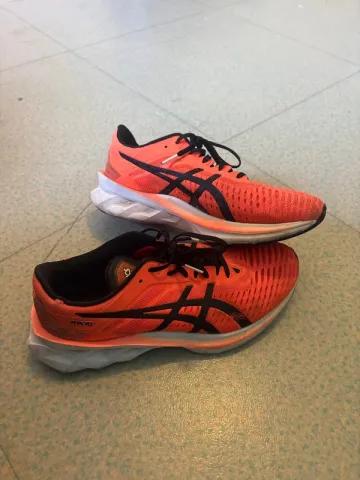 Brugt Asics Novablast TOKYO Running Shoes