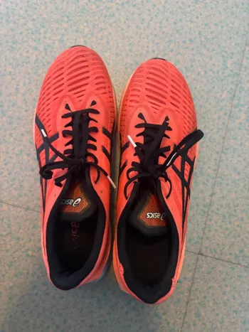 Asics Novablast TOKYO bike usato — immagine 4 di 5