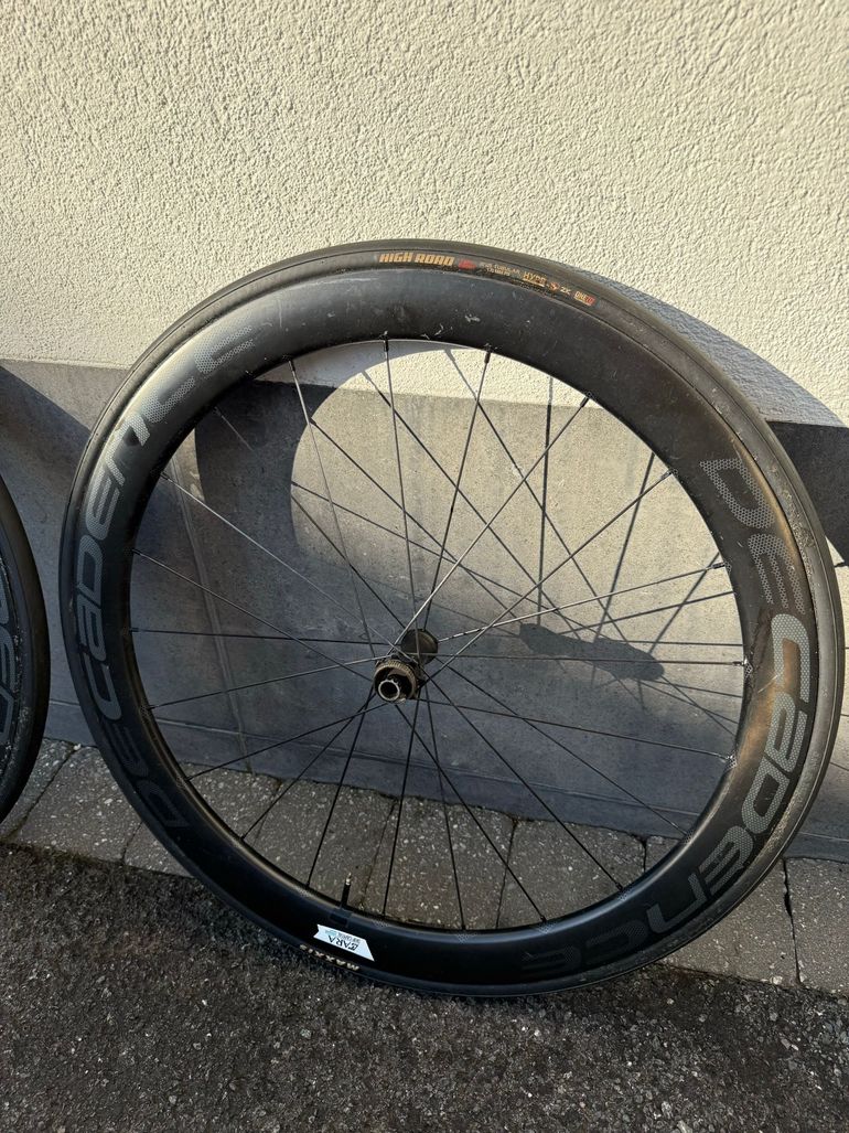 Used Cadence Carbon tubular wheelset disc bike — image 4 of 6