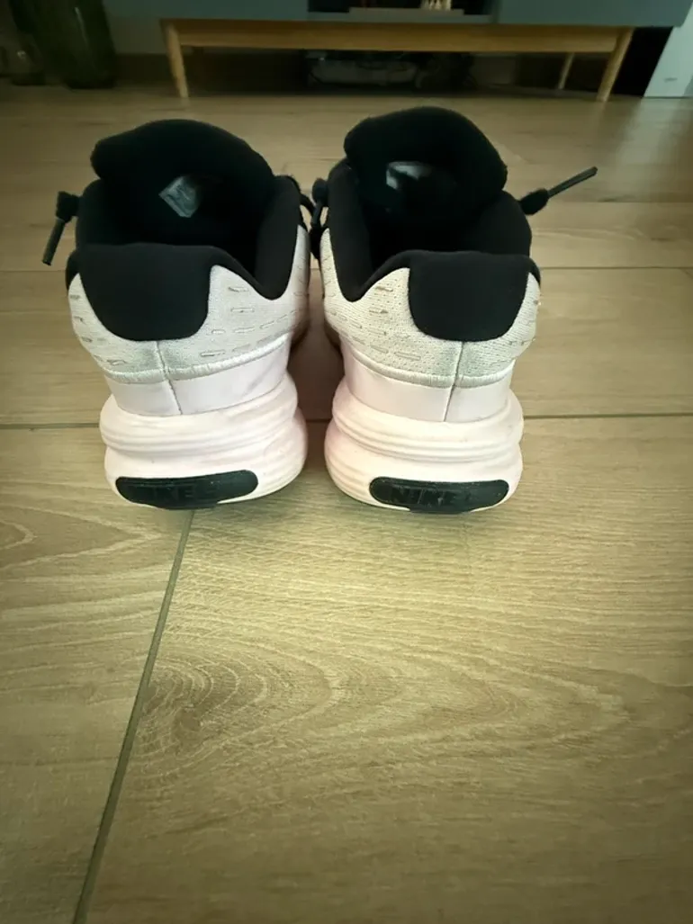 Gebrauchtes Rose Nike Shoes pink/black bike — Bild 5 von 5