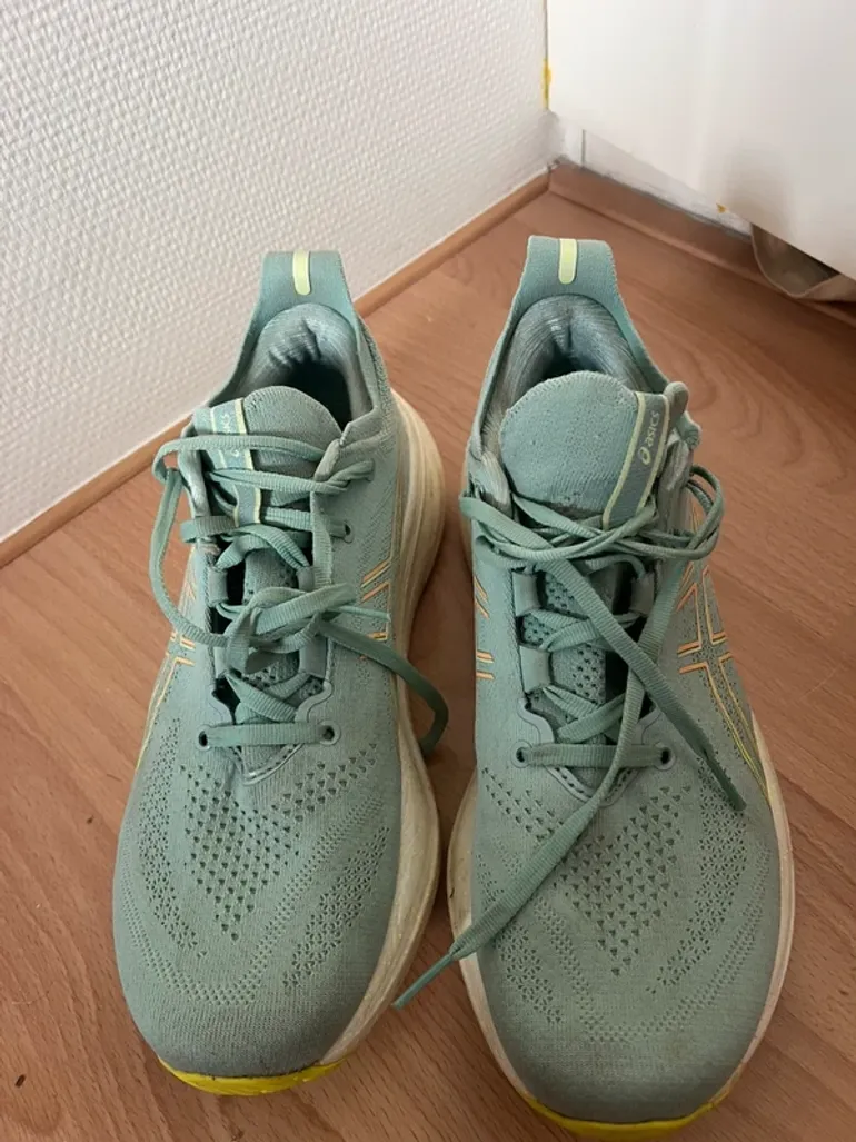 Gebrauchtes Asics Gel Nimbus 26 bike — Bild 2 von 3