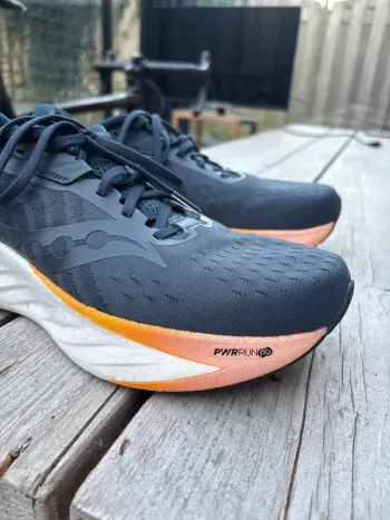 Brugt Saucony Triumph 22 bike — billede 8 af 9