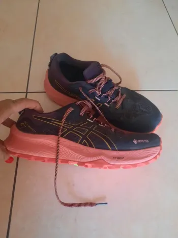 Gebrauchtes Asics Trail bike