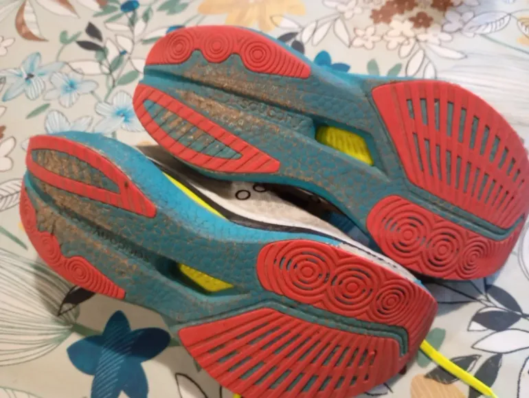 Tweedehands Saucony Endorphin Speed 5 bike — afbeelding 3 van 5