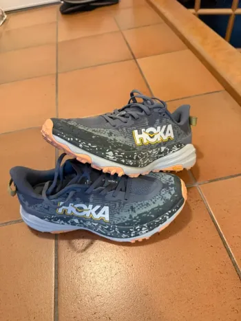 Gebrauchtes Hoka Trailrunning Shoes bike