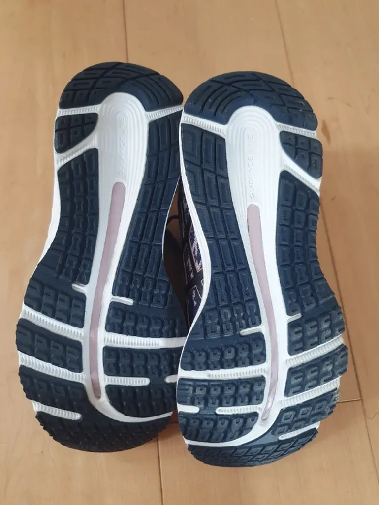 Tweedehands Asics Gel Cumulus 21 bike — afbeelding 5 van 6