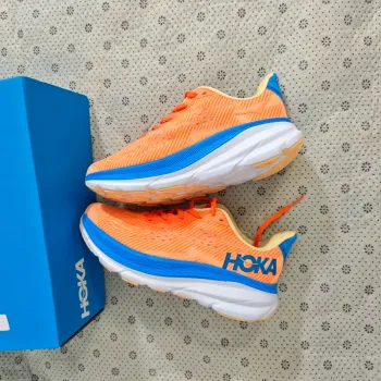 Orange HOKA Running Shoes 9th generation bike de segunda mano — imagen 4 de 9