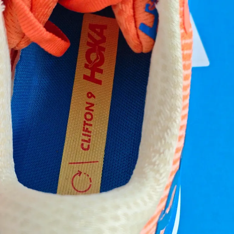 Orange HOKA Running Shoes 9th generation bike de segunda mano — imagen 9 de 9