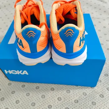 Orange HOKA Running Shoes 9th generation bike de segunda mano — imagen 8 de 9