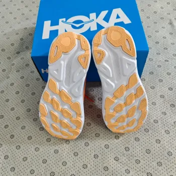 Orange HOKA Running Shoes 9th generation bike de segunda mano — imagen 7 de 9