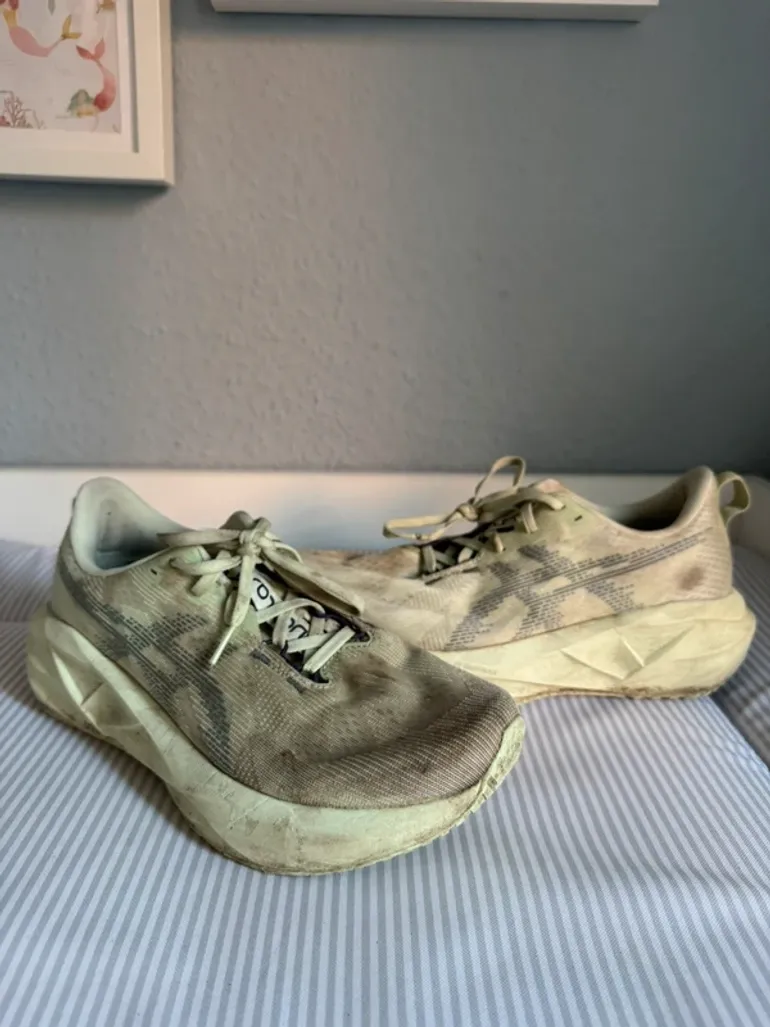 Gebrauchtes Asics Novablast 5 2026 bike — Bild 1 von 8